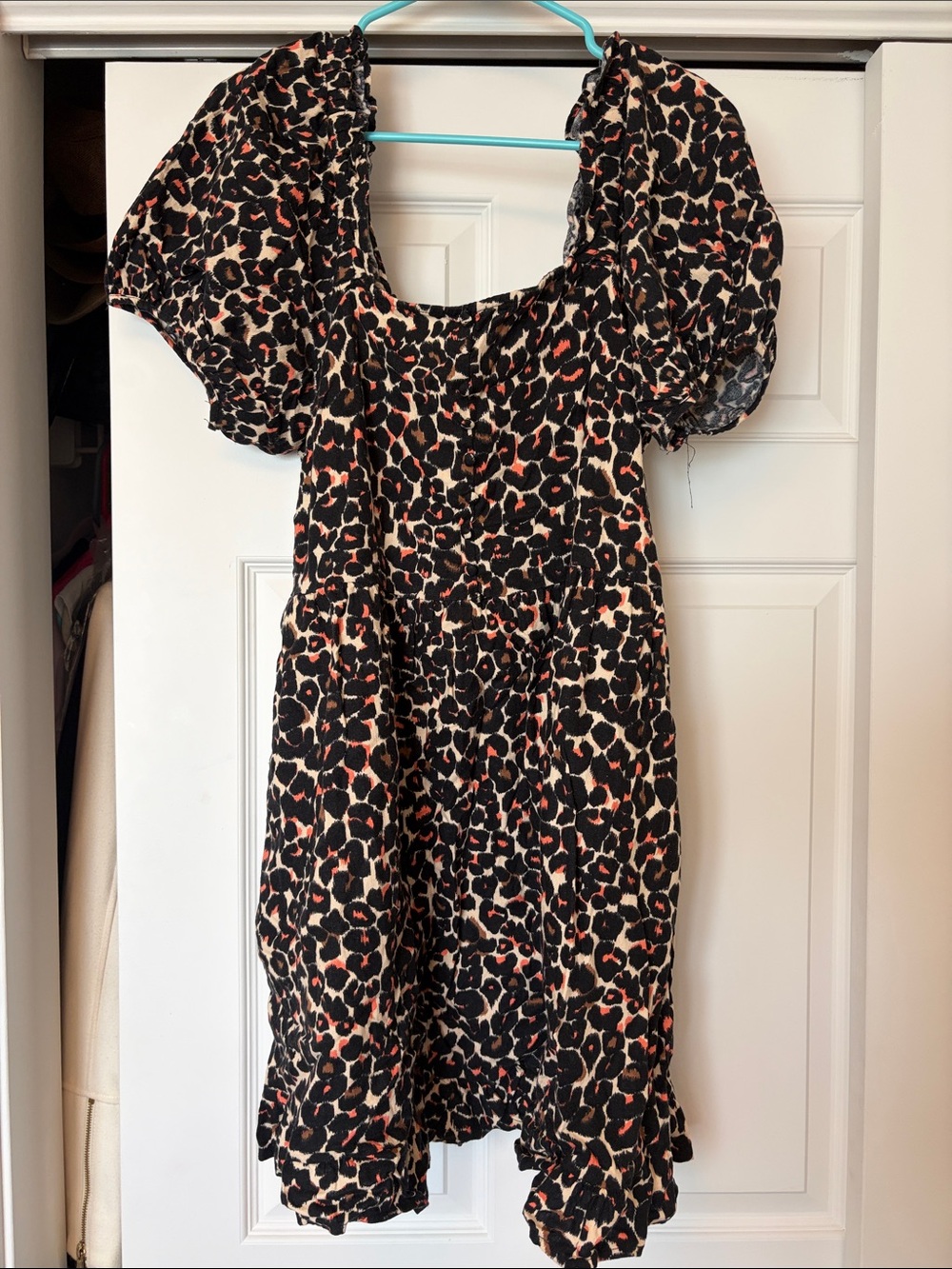 Who What Wear Black and Cream Leopard Print Puff Sleeve Dress with Coral Accents